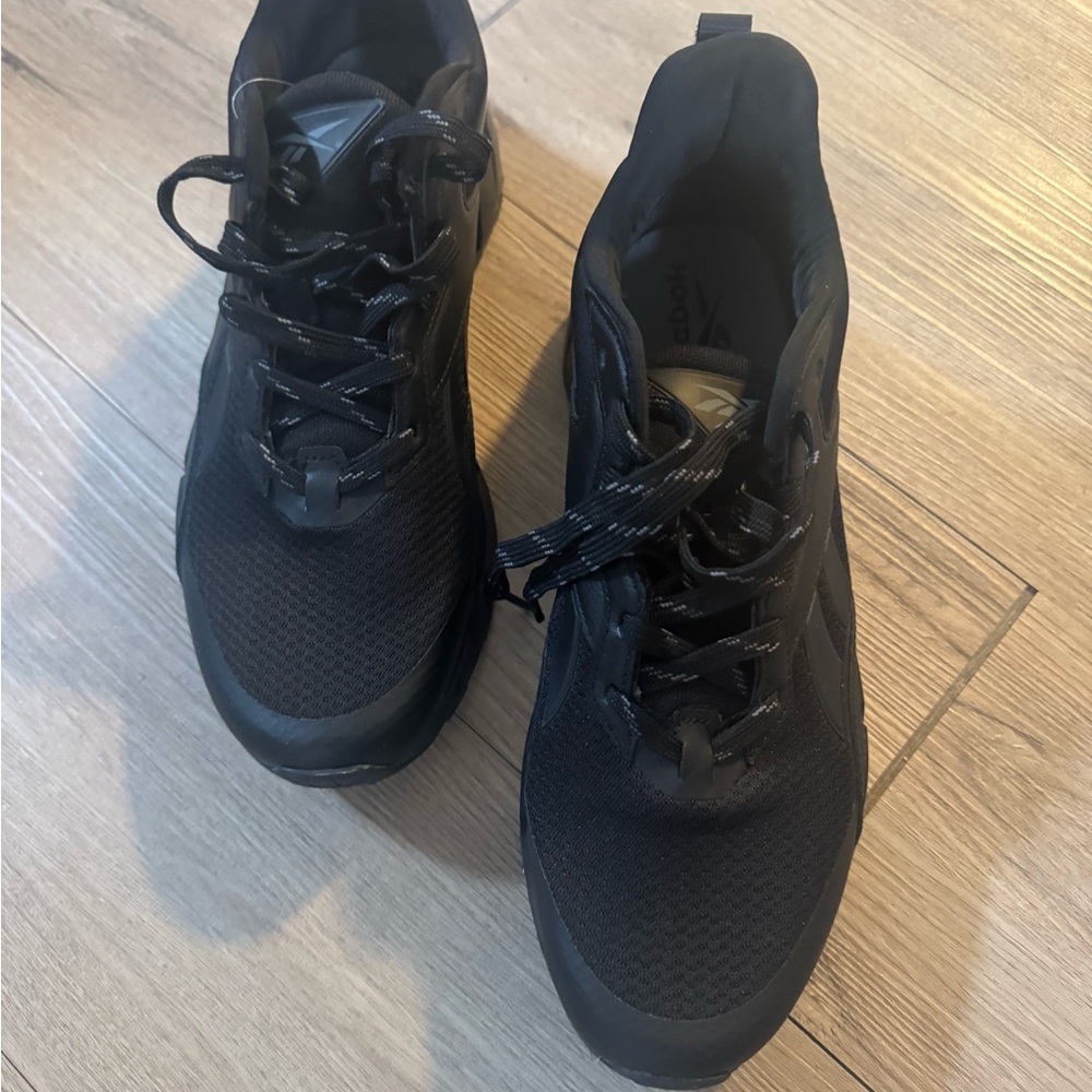 Reebok Men's Black Mesh Athletic Shoes